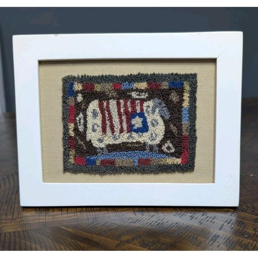 Primitive Punch Needle Sheep Folk Art Americana Framed 8.5x6.5 - Picture 2 of 6